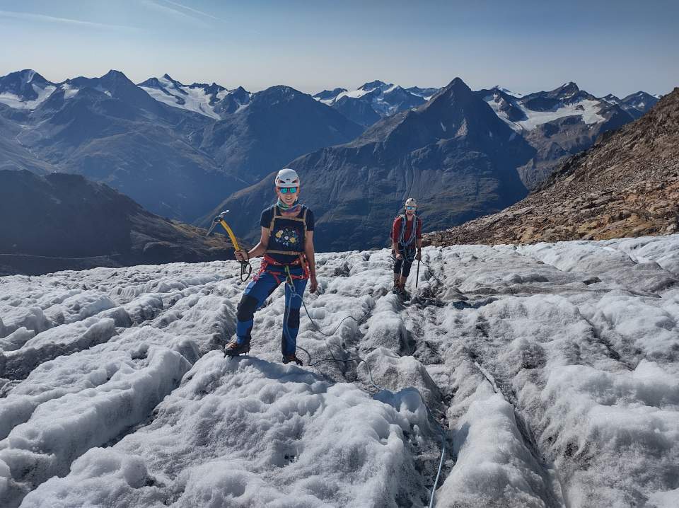 wejście na lodowiec Wildspitze (3768 m n.p.m.) w Alpach